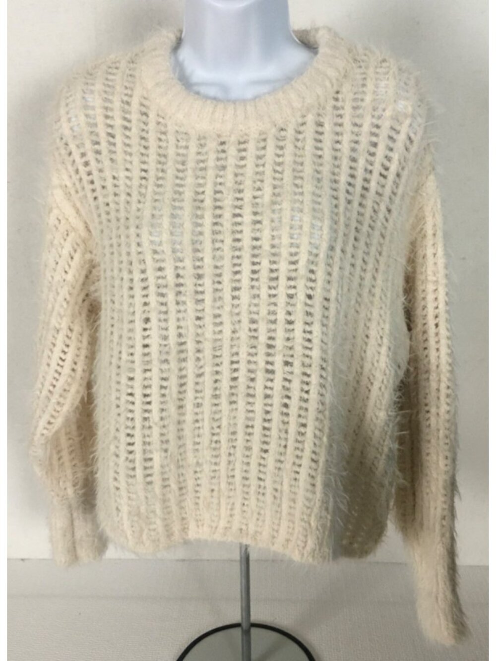 Universal Thread Co Sweater Size M Round Neck Cream Open Knit Long Sleeves